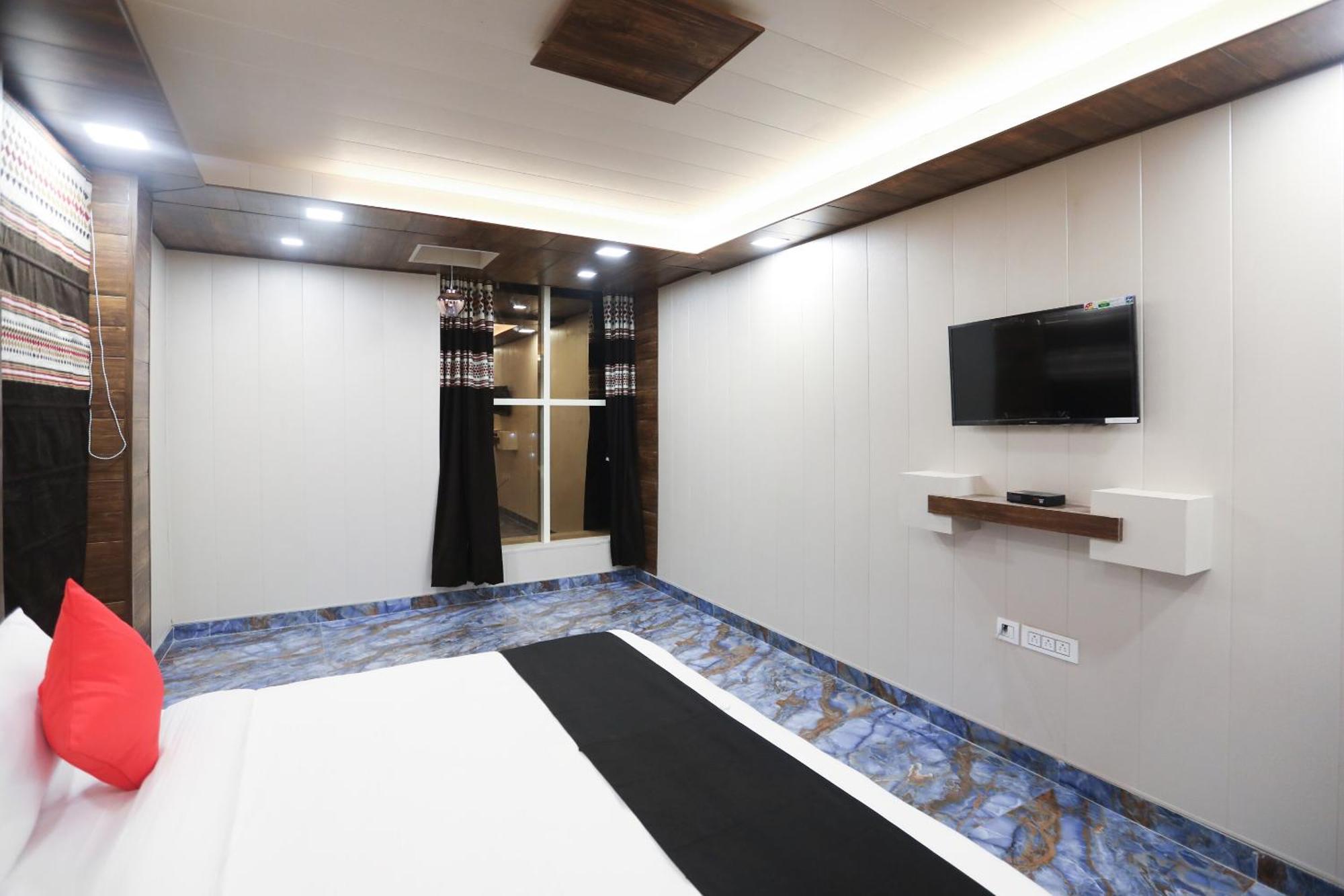 Hotel O Felicita Inn Near Seasons Mall Kharadi Экстерьер фото