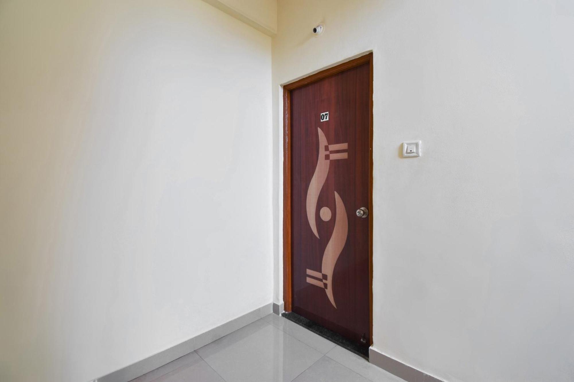 Hotel O Felicita Inn Near Seasons Mall Kharadi Экстерьер фото